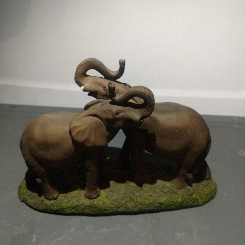Collection items - Picture 3 of 6
